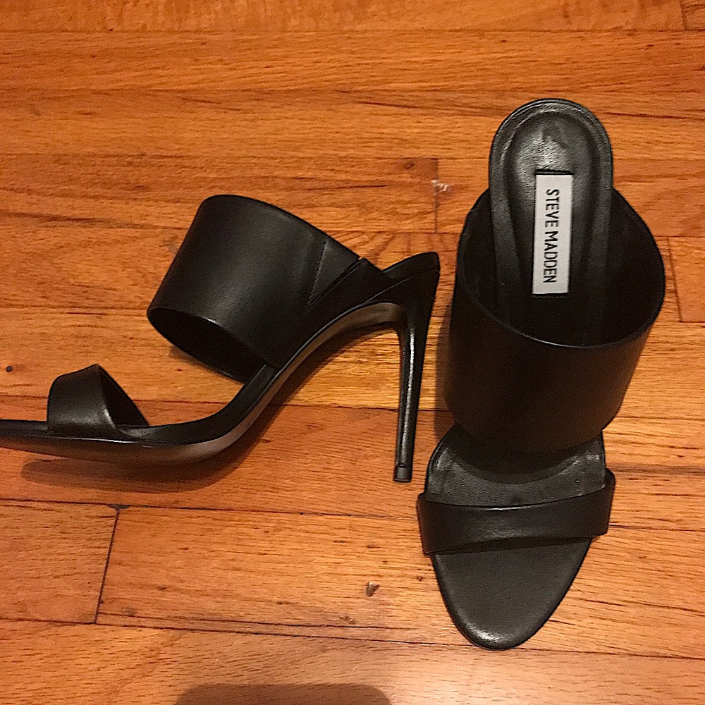 Black wide band Sandal